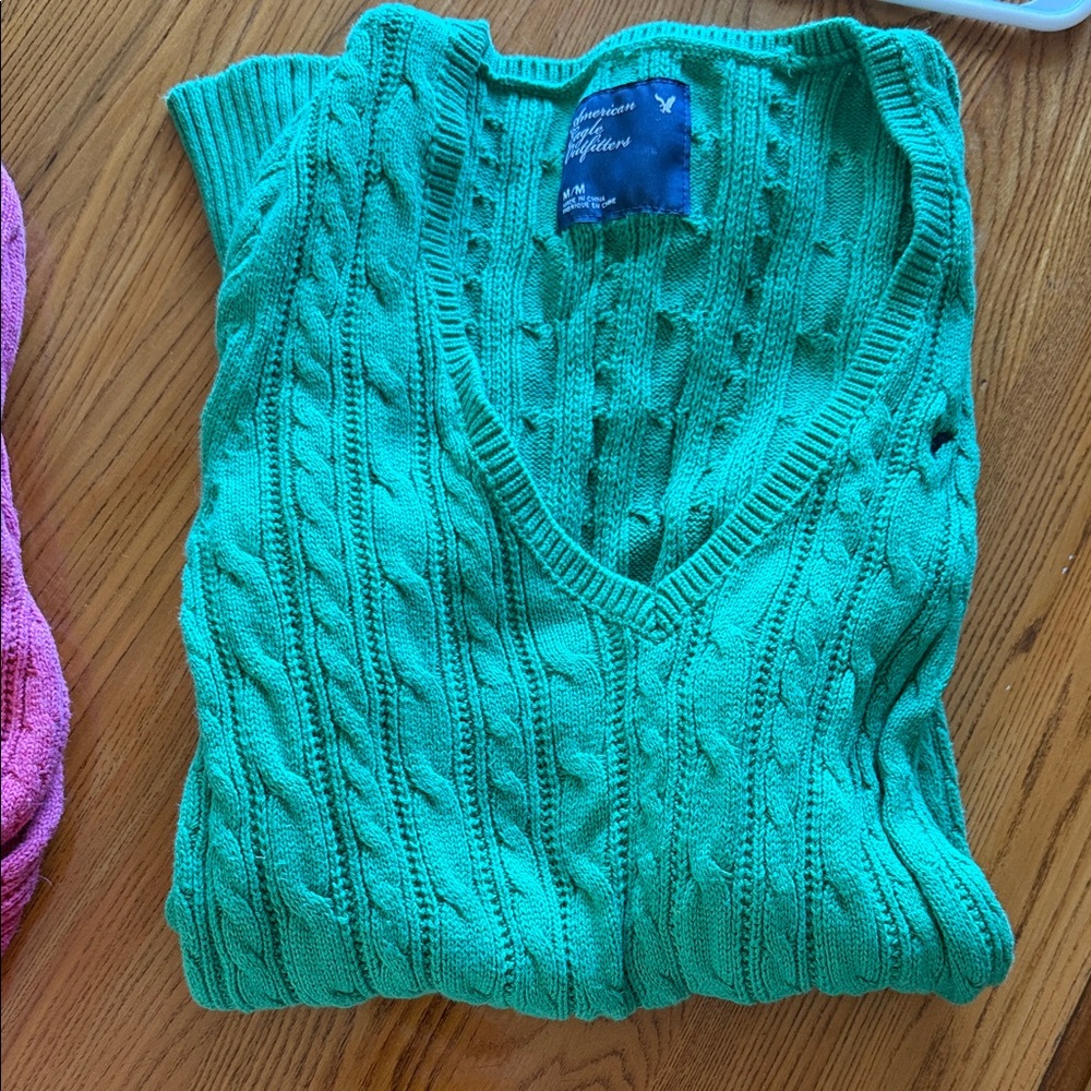 American Eagle Outfitters Women's Green V-Neck Sweater